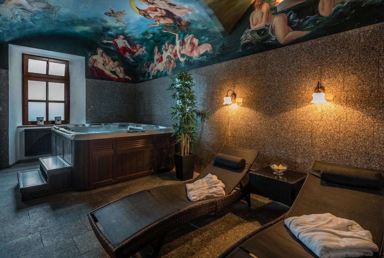 Chateau Hotel 3*