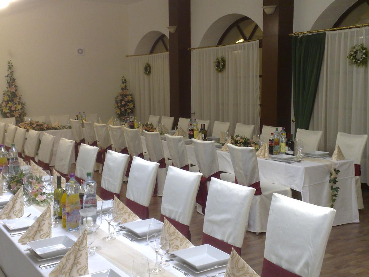 Chateau Hotel 3*