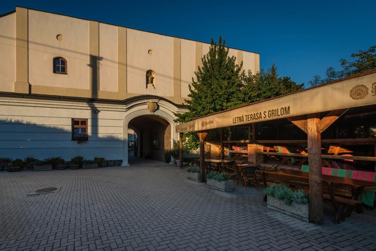 科拉科瓦尼城堡酒店